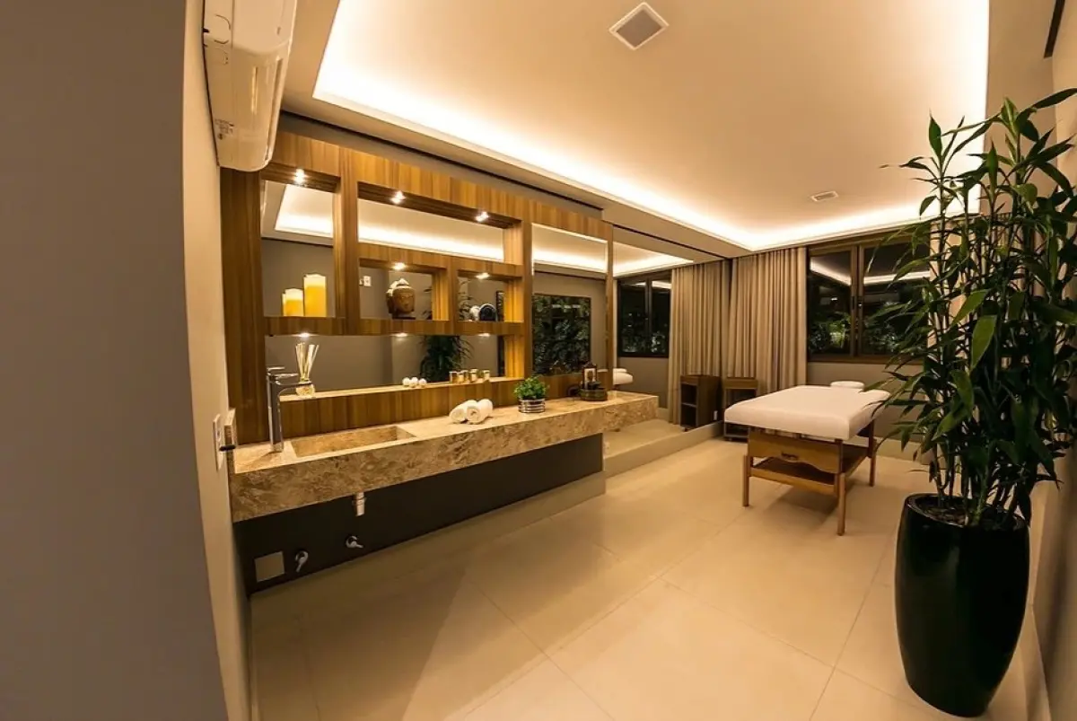 LOTE 0002 - Apartamento de n°1112, 11º pavimento, do Residencial Plaza Monet e suas garagens