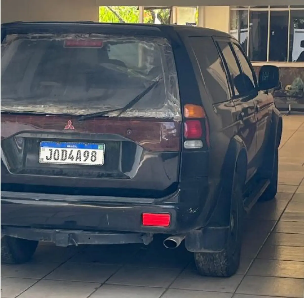 Veículo I/MMC Pajero Sport/ Placa JOD4A98/ Ano 1999/2000.