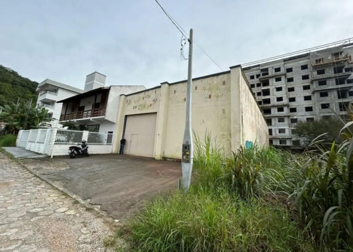 LOTE 001 - Imóvel na Rua Maria Aurora, nº 25 , Bairro Pedra Branca - Município de Palhoça – SC