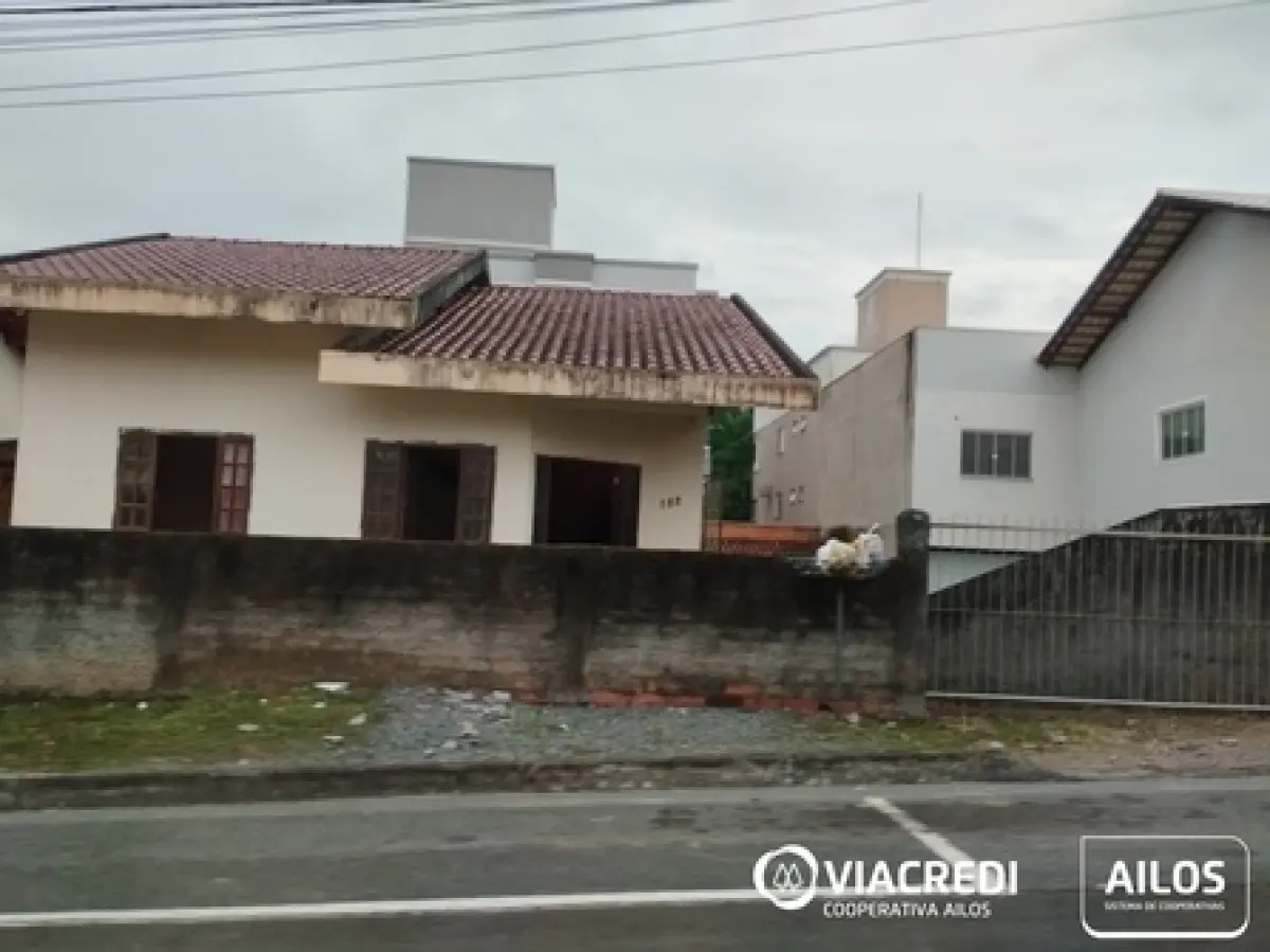 LOTE 001 - Imóvel na Rua Varsóvia, n° 183, lote 121, Loteamento Tapajós, bairro Tapajós, Indaial/SC.