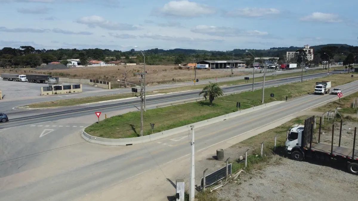 LOTE 001 - Imóvel as margens da BR-116 de 40.515,40m², em Mafra/SC.