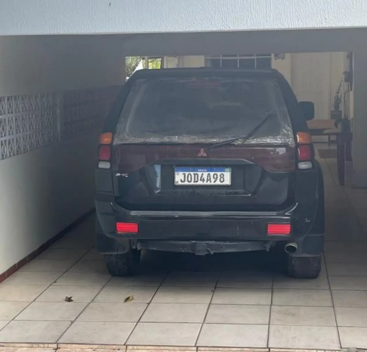 Veículo I/MMC Pajero Sport/ Placa JOD4A98/ Ano 1999/2000.