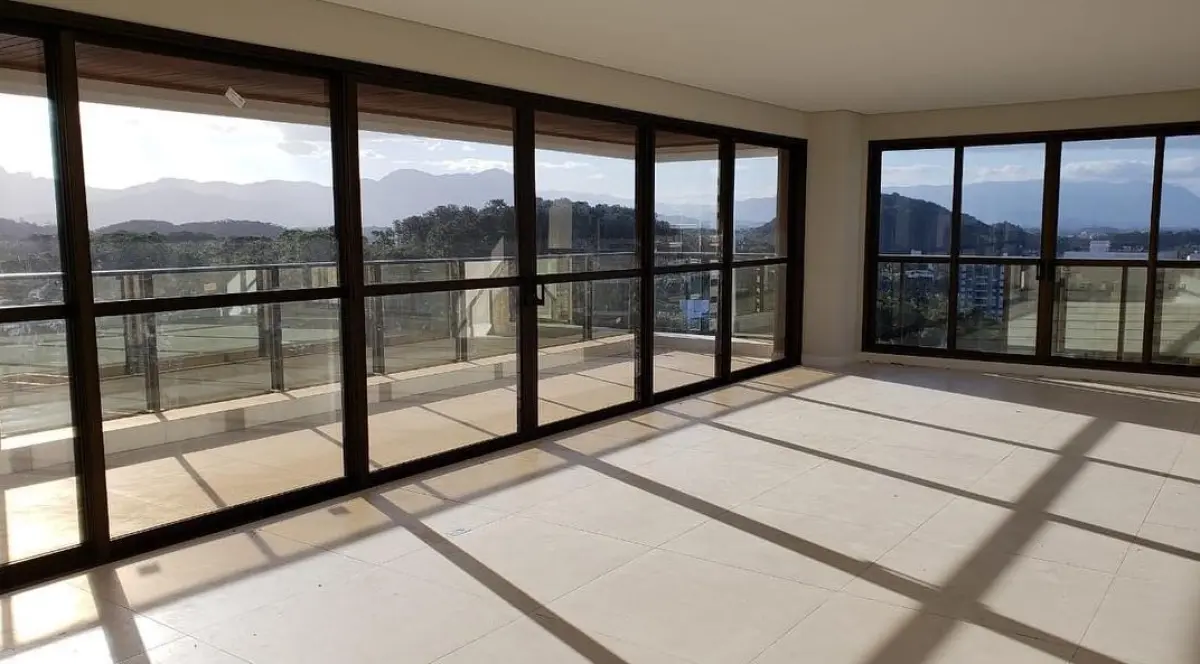 LOTE 0001 - Apartamento de n°1011, 10º pavimento, do Residencial Plaza Monet e suas garagens