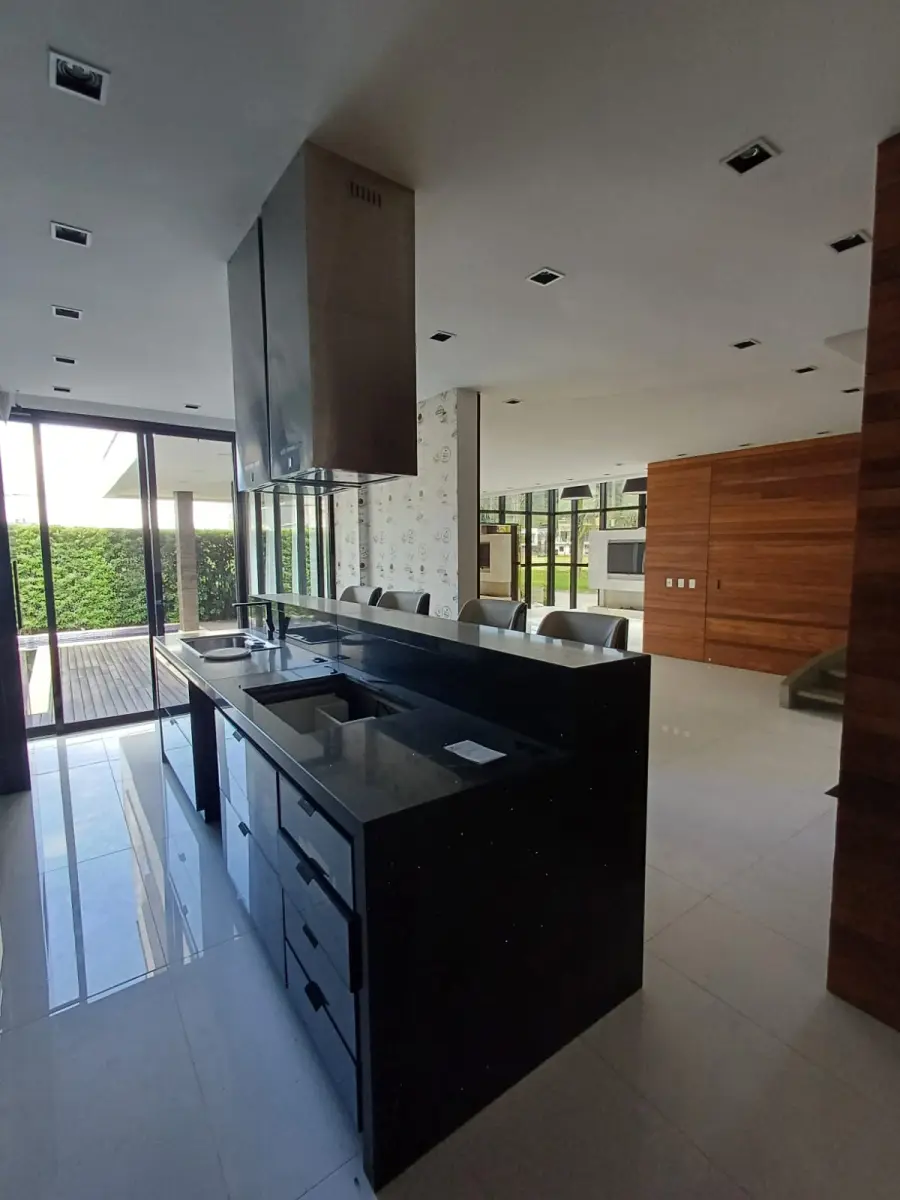 LOTE 011 - Casa de 444m2 , Condomínio Royal Garden- Joinville/ SC.