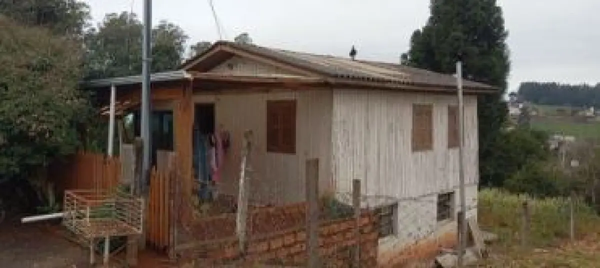 LOTE 001 - Casa na rua Hugo Braghirolli, 48, Centro, Sananduva.