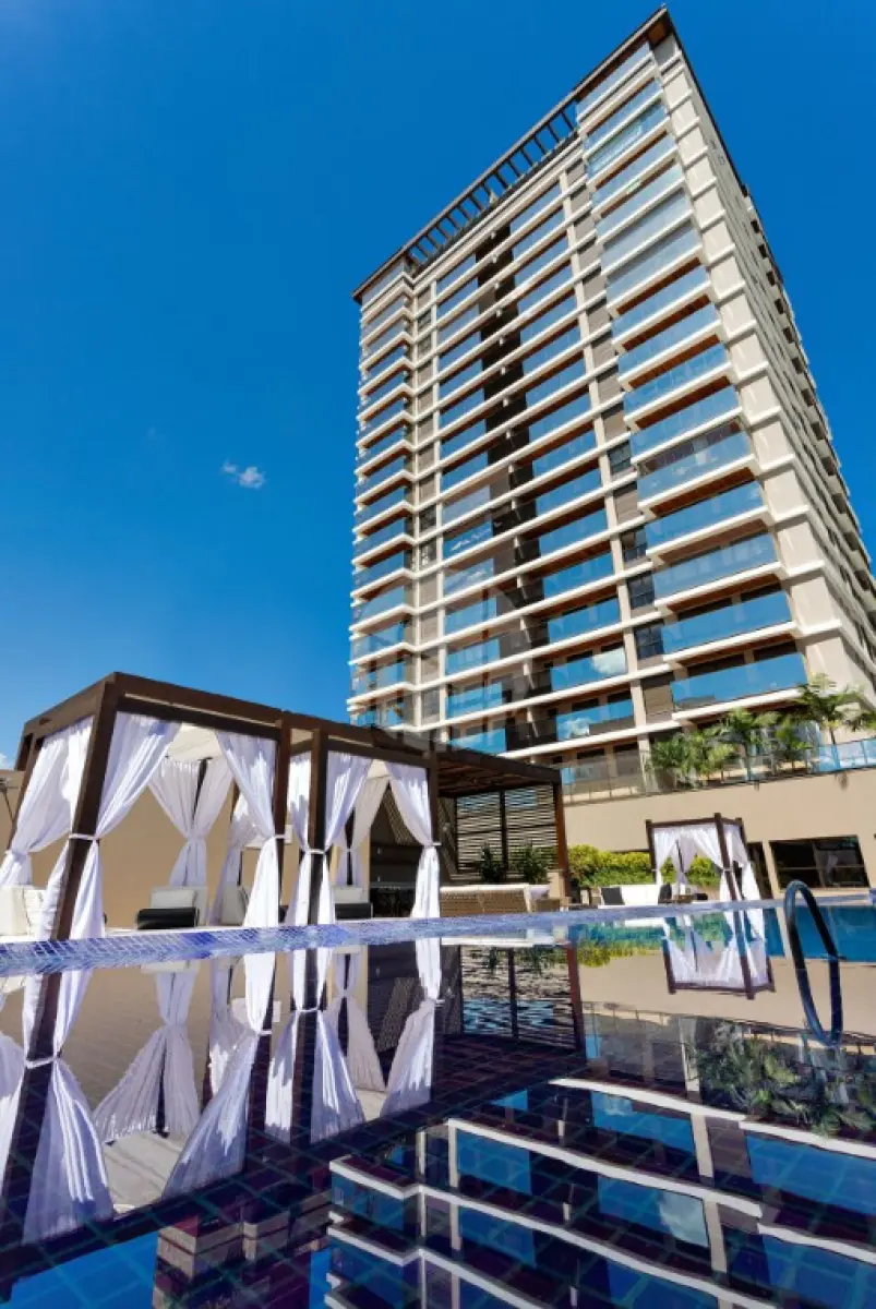 LOTE 0003 - Um Apartamento de n°1012, 10º pavimento, do Residencial Plaza Monet e sua garagens.