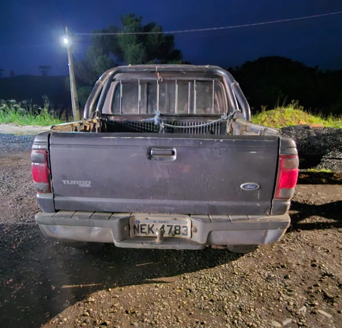 LOTE 001 - I/FORD RANGER XLT 13D/ 1999/2000/diesel/ carroceria aberta/ cabine dupla/Placas: NEK4783, RENAVAM: 139450947