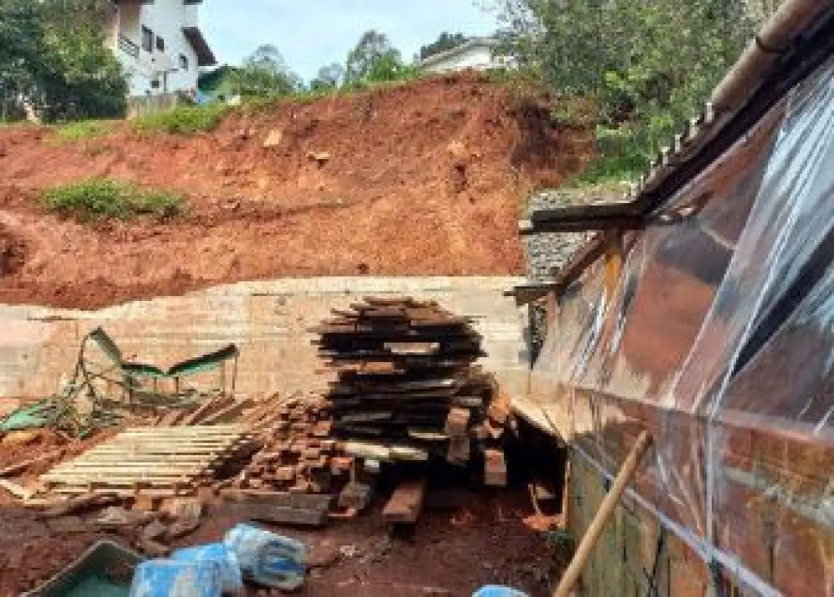 LOTE 001 - Imóvel na Avenida Marechal Castelo Branco, 556, Centro, Pinheiro Preto/SC