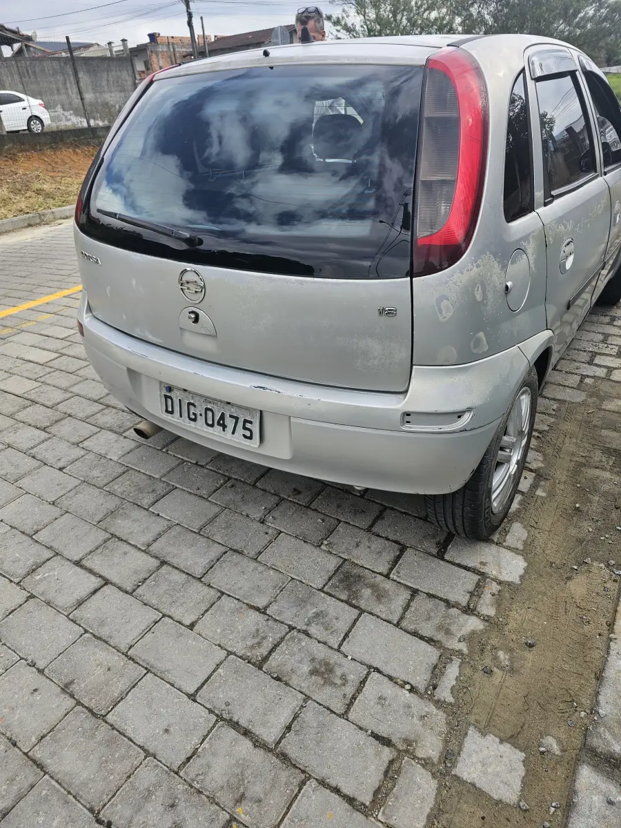 LOTE 001 - GM/CORSA HATCH, PLACAS DIG-0475; FABRICAÇÃO/MODELO 2002/2003; RENAVAM 788428357; COR PRATA