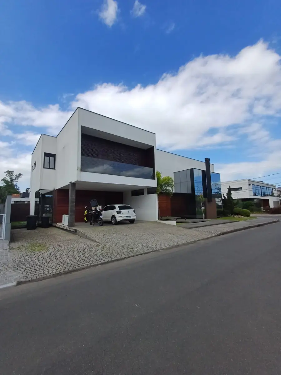 LOTE 009 - Casa de 444m², no Condomínio Royal Garden