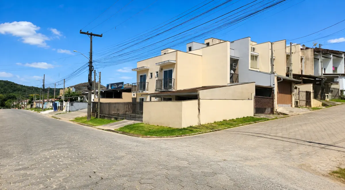 LOTE 004 - Casa Geminada, an Rua Santo Antônia, 382, Itinga,  Araquari -SC