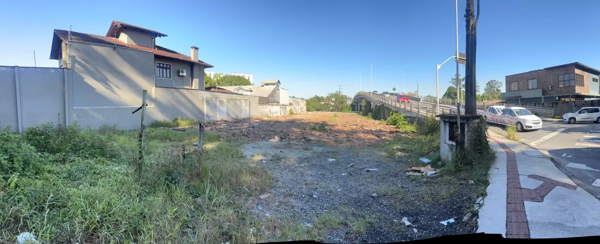 Terreno com área de 775,00m², com galpão de aprox. 229,00m², rua aubé, 1246 - boa vista, joinville/ sc.