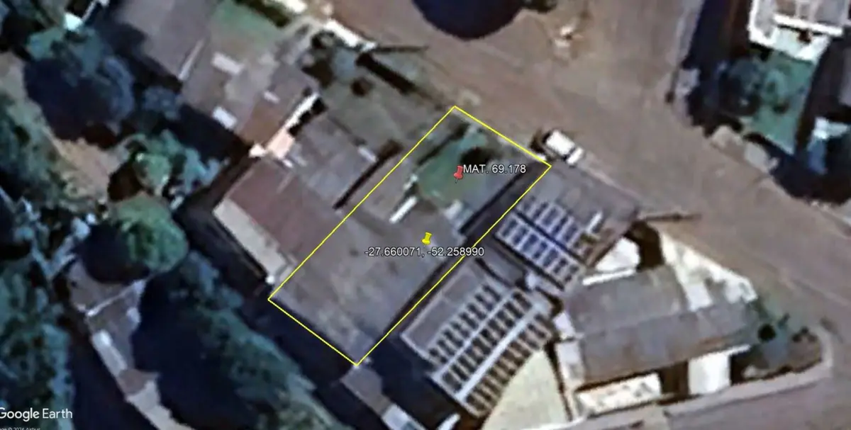 LOTE 010 - Casa na  Rua Estevão T. Resende e Rua Lourenço Schwab, N°66,  Petit Vilage, em Erechim / RS
