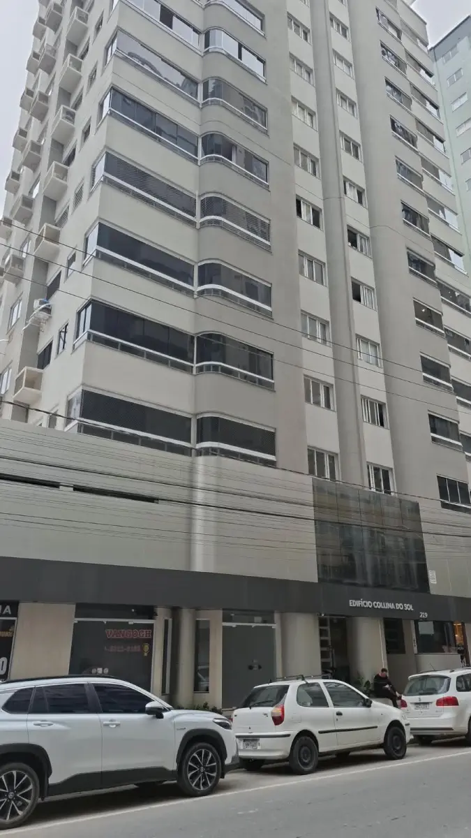 LOTE 001 - Apartamento com 3 vagas de garagem em Balneário Camboriú/SC.