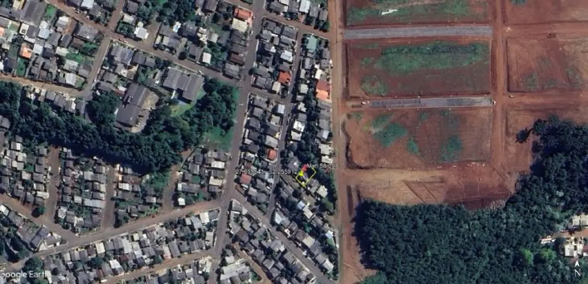 LOTE 008 - casa na Rua Ana Strezeleski, 34, -, Petit Vilage, em Erechim/RS