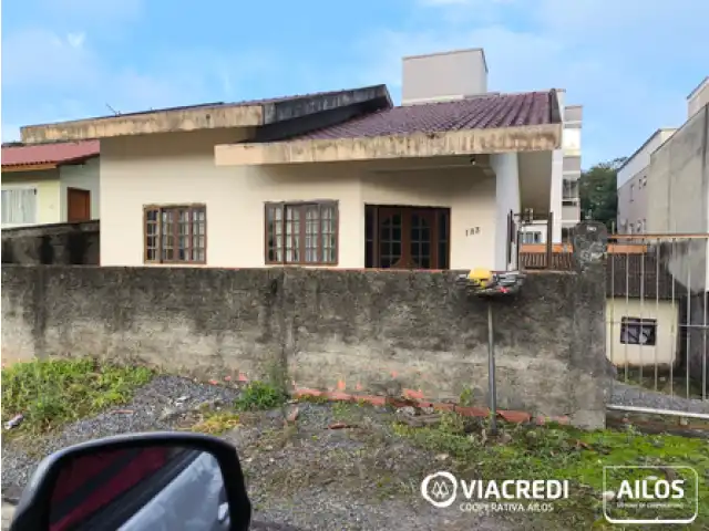 3º Leilão Viacredi- Imóvel na Rua Varsóvia, n° 183, lote 121, Loteamento Tapajós, bairro Tapajós, Indaial/SC.