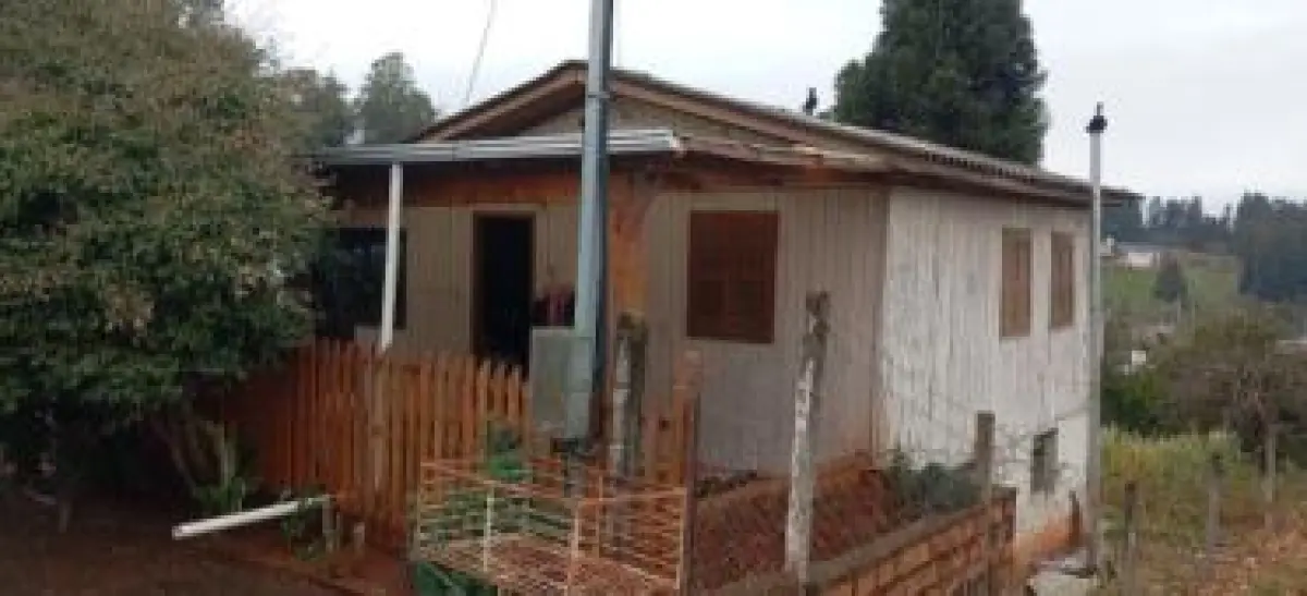 LOTE 001 - Casa na rua Hugo Braghirolli, 48, Centro, Sananduva.