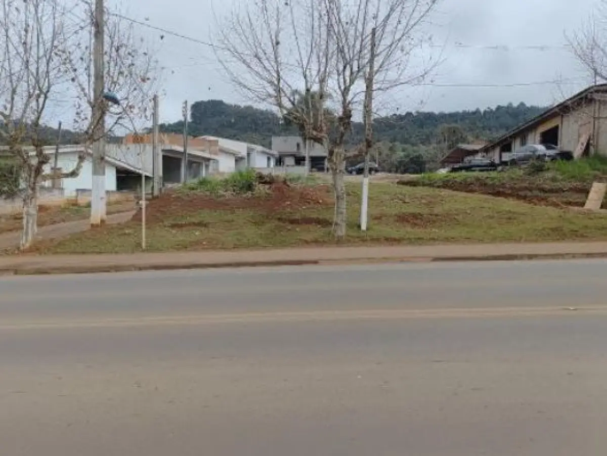 LOTE 001 - Imóvel de 536,19 m²,  às margens da PR-170, Lote nº 10-D, Vila Mariana, em Bituruna/PR