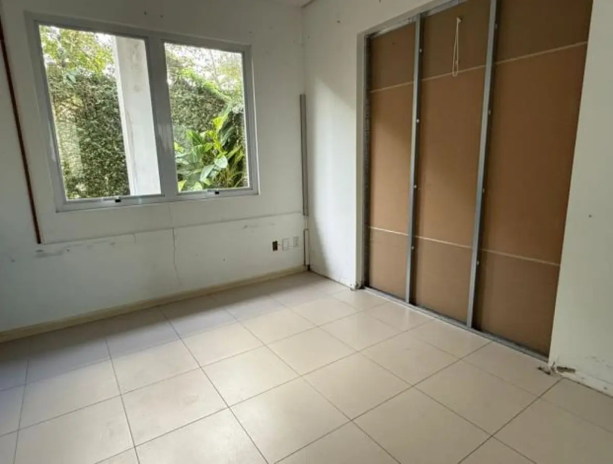 LOTE 001 - Imóvel comercial na Joe Collaço, nº 968 – Bairro Santa Mônica, Florianópolis – SC