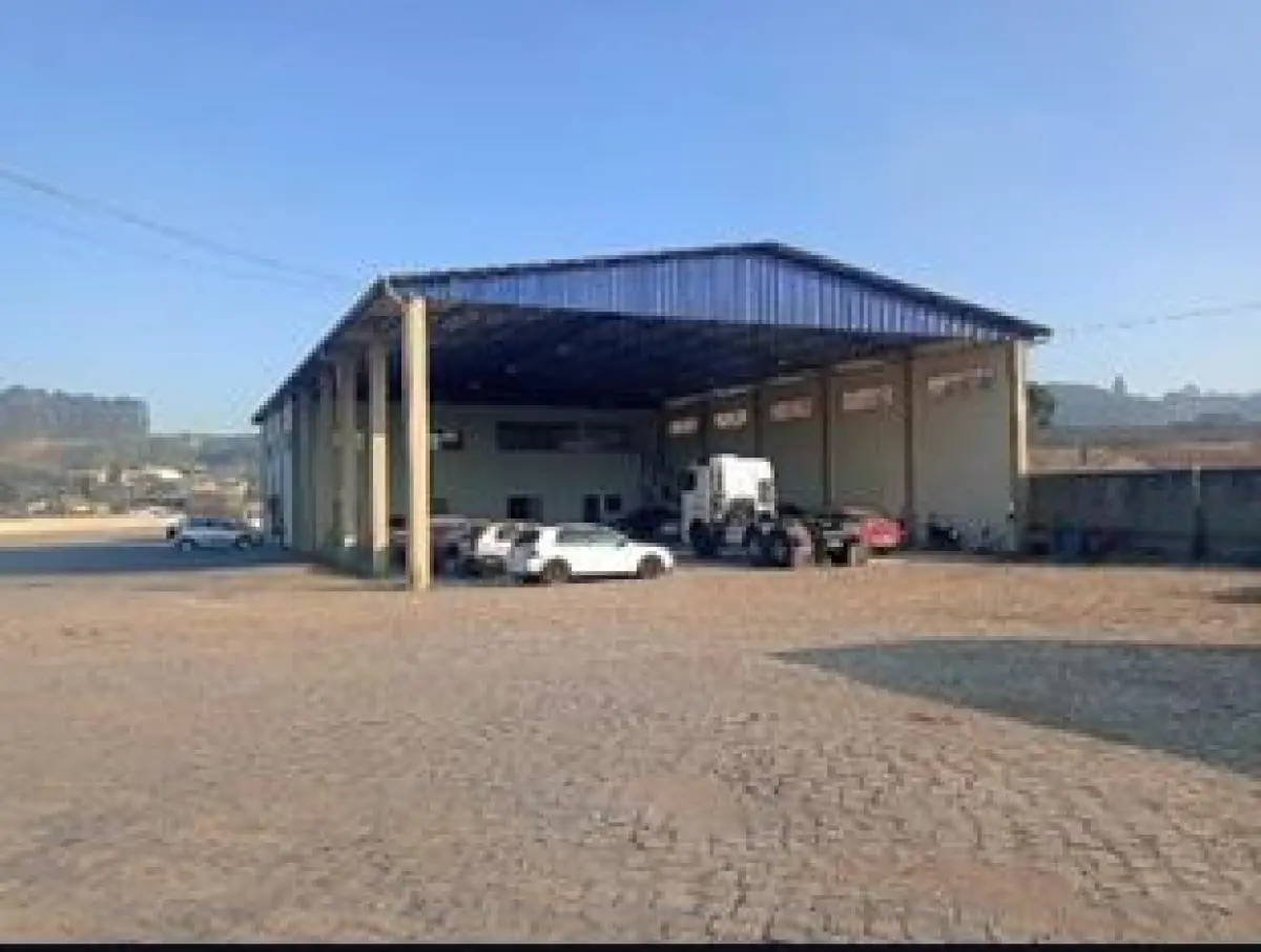 LOTE 001 - Imóvel as margens da BR-116 de 40.515,40m², em Mafra/SC.