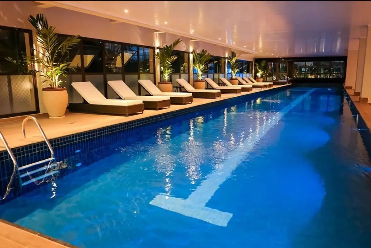 LOTE 0002 - Apartamento de n°1112, 11º pavimento, do Residencial Plaza Monet e suas garagens