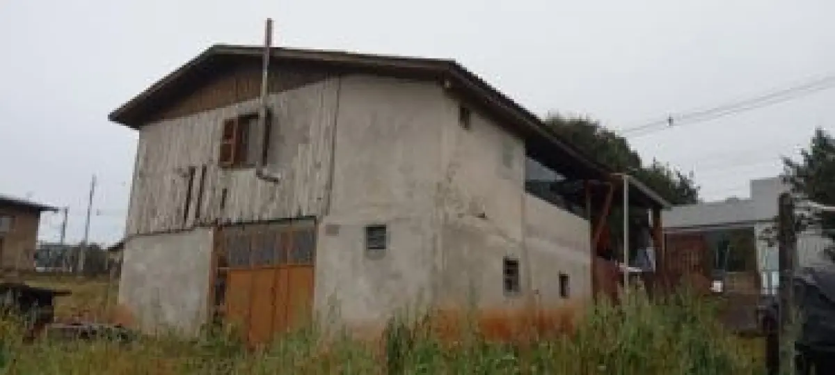 LOTE 001 - Casa na rua Hugo Braghirolli, 48, Centro, Sananduva.