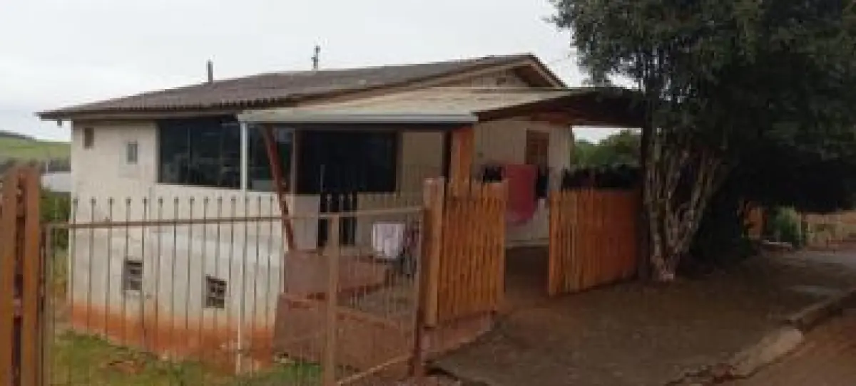 LOTE 001 - Casa na rua Hugo Braghirolli, 48, Centro, Sananduva.