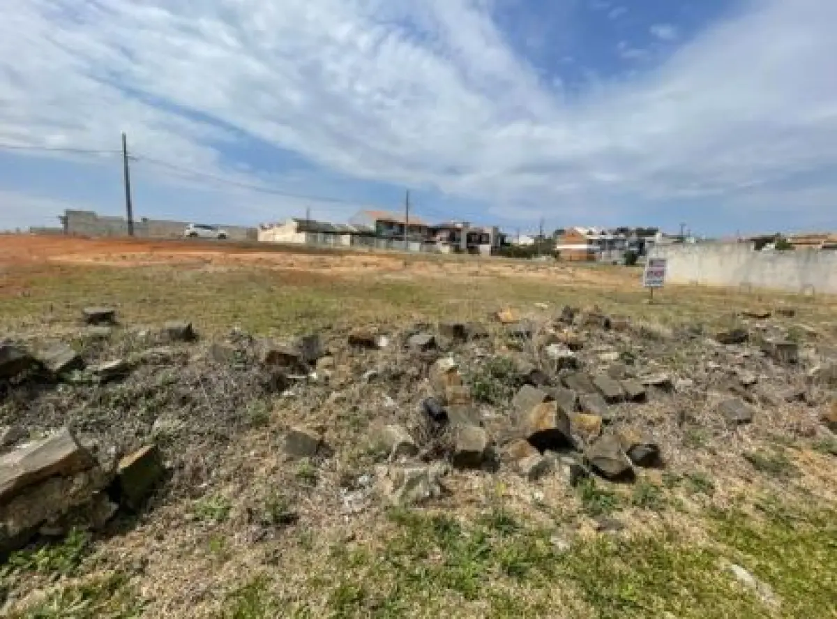 LOTE 029 - Imóvel de 437,65 m², localizado na Avenida Presidente Getúlio Vargas, S/N, Lote nº 01, Quadra 01 do Loteamento Bom Jesus, Lagoa em Irati/PR,