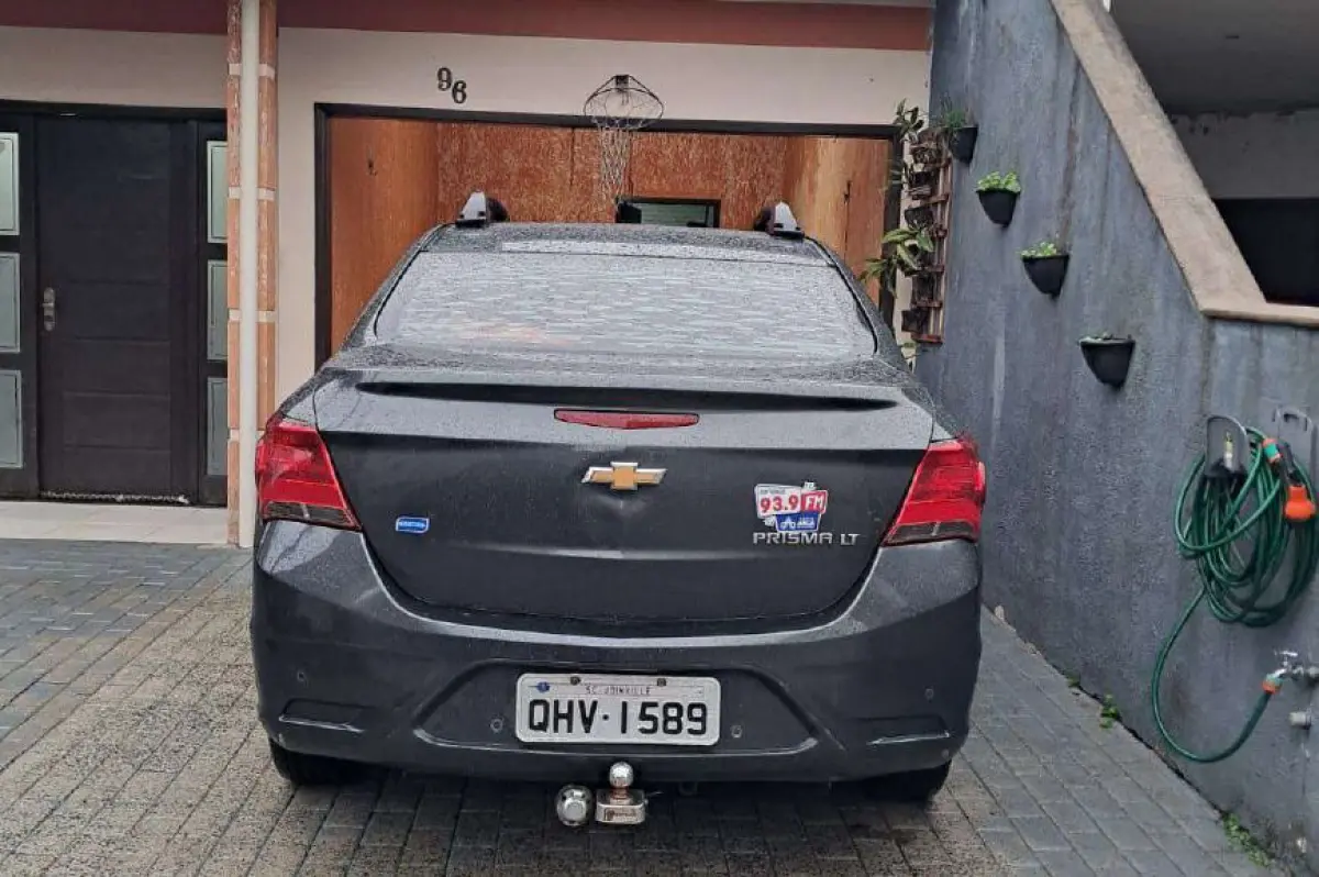 LOTE 001 - QHV1589, SC CHEV/ PRISMA  1.4 MTLT, 2016/2017, Cinza.