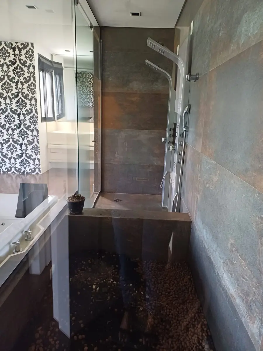 LOTE 008 - Casa de 444m², no Condomínio Royal Garden