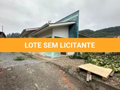 LOTE 001 - Casa na Rua Ervino Emilio Moreira, Nº77, Bairro Seminário, em Corupá/SC