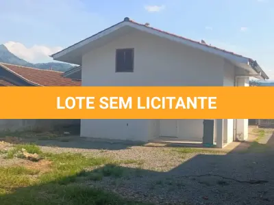 LOTE 001 - Casa na Rua Ervino Emilio Moreira, Nº77, Bairro Seminário, em Corupá/SC