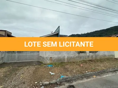 LOTE 001 - Casa na Rua Ervino Emilio Moreira, Nº77, Bairro Seminário, em Corupá/SC