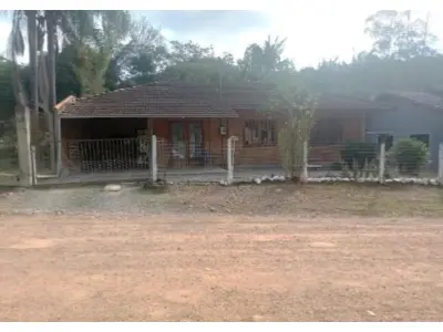 Lote 014 - casa na rua joachim parey nº 24, pedra de amolar, corupá/ sc.