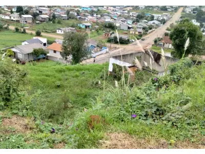 LOTE 001 - MEAÇÃO CORRESPONDENTE A MARIO VEZARO (ISTO É 50% DO TERRENO DE 900,00 M² NA ESQUINA DAS RUAS JOSÉ RAMOS COM JOÃO BARILKA, EM CALMON/SC