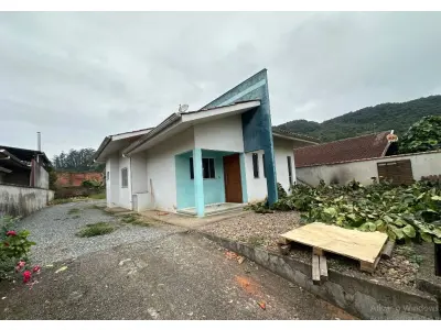 LOTE 001 - Casa na Rua Ervino Emilio Moreira, Nº77, Bairro Seminário, em Corupá/SC