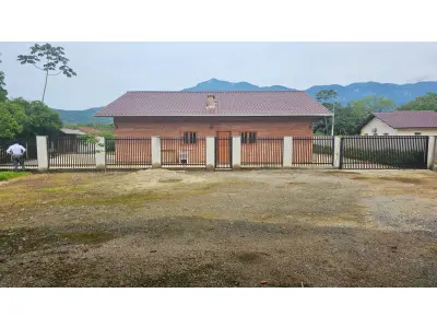 LOTE 007 - Casa Residencial na Rua Marechal Castelo Branco, bairro Bracinho, em Schroeder - SC