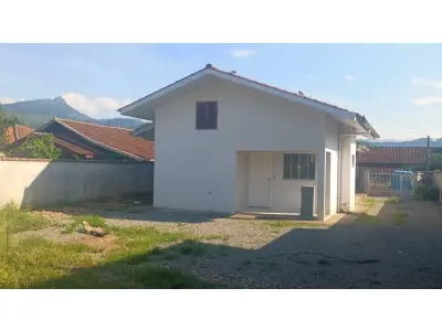LOTE 001 - Casa na Rua Ervino Emilio Moreira, Nº77, Bairro Seminário, em Corupá/SC