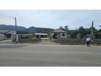 LOTE 007 - Casa Residencial na Rua Marechal Castelo Branco, bairro Bracinho, em Schroeder - SC