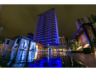 LOTE 0002 - Apartamento de n°1112, 11º pavimento, do Residencial Plaza Monet e suas garagens