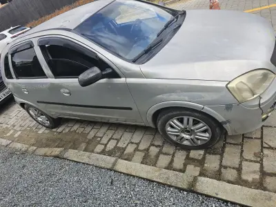 LOTE 001 - GM/CORSA HATCH, PLACAS DIG-0475; FABRICAÇÃO/MODELO 2002/2003; RENAVAM 788428357; COR PRATA