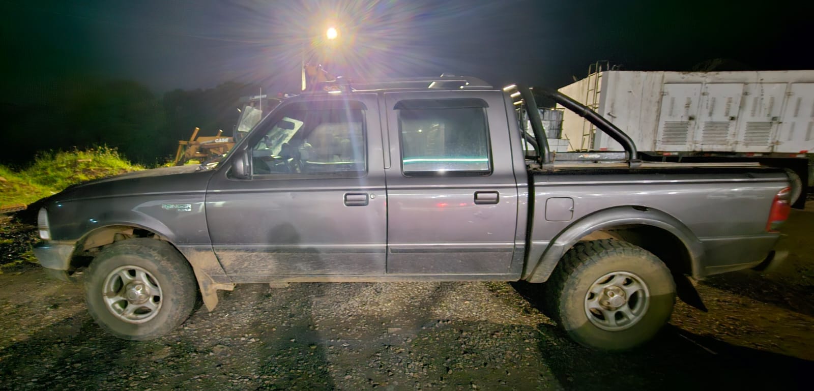 Vara da Família Jaraguá- 1ª Praça- I/FORD RANGER XLT 13D/ 1999/2000/diesel/ carroceria aberta/ cabine dupla/Placas: NEK4783, RENAVAM: 139450947